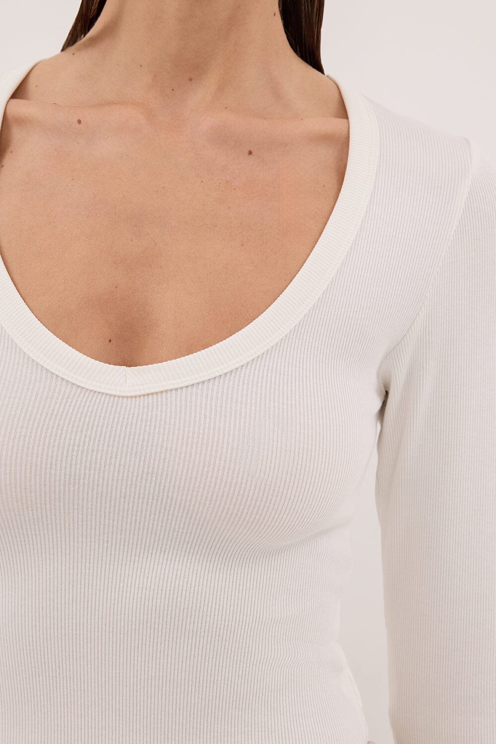 YASMIN OFF WHITE LONG SLEEVE KNIT TOP - Image 5