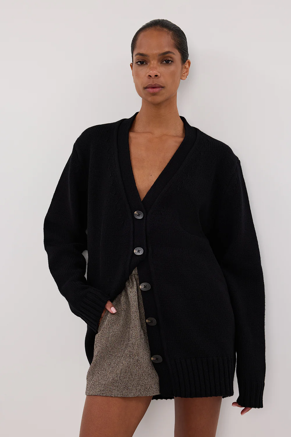 ZOE BLACK LONGLINE CARDIGAN - Image 4