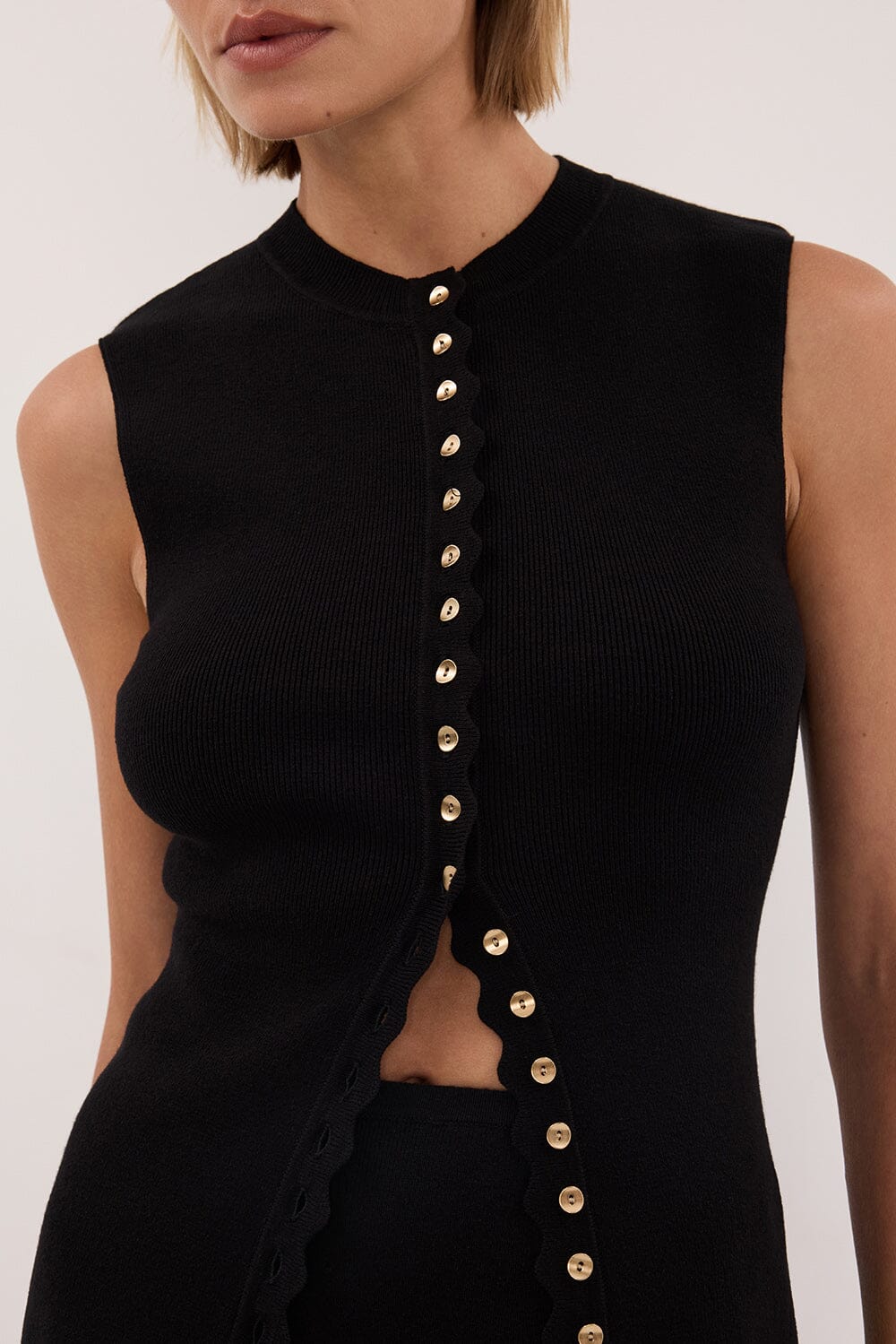 ZOE BLACK SCALLOPED KNIT VEST - Image 5